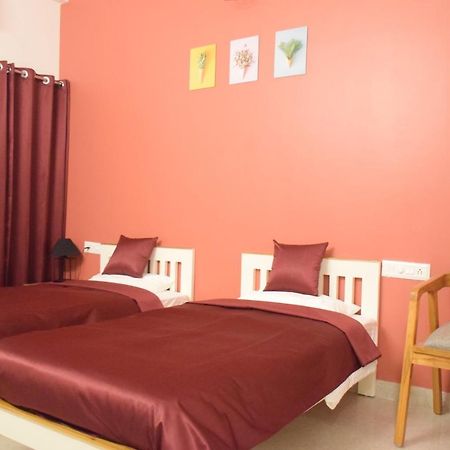 The Autumn Leaves Bhopal Bed & Breakfast Exterior foto